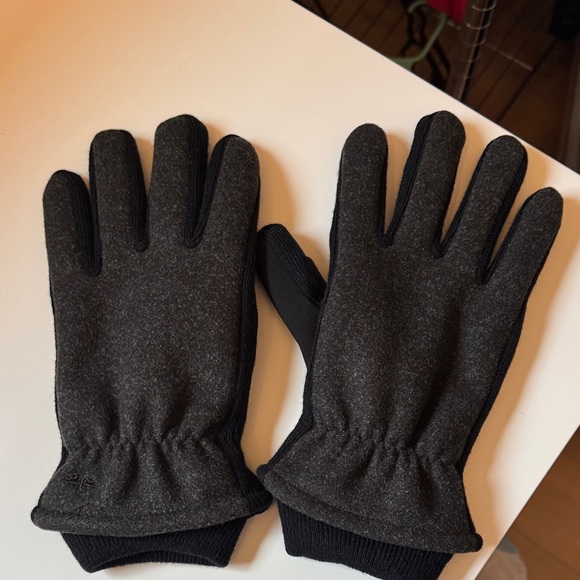 Dockers Men's Charcoal Gloves - Picture 2 of 5